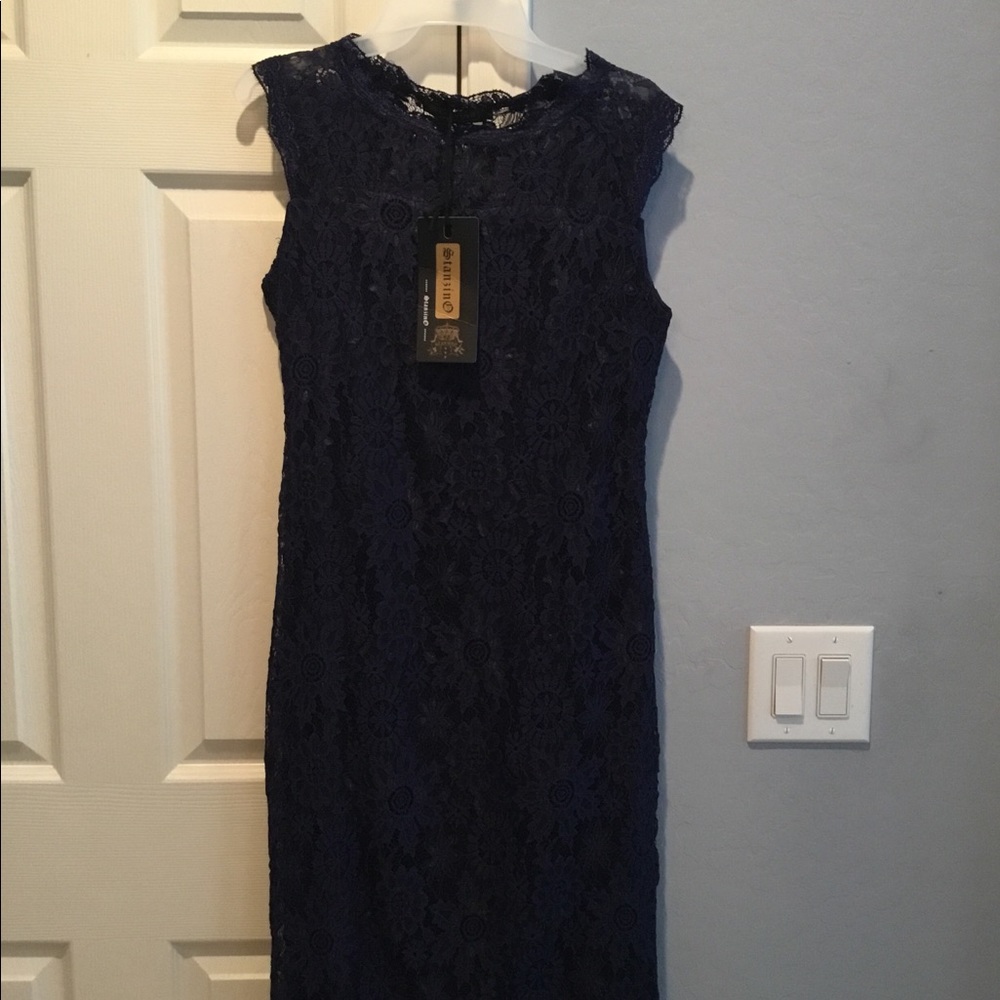 Dress - Picture 2 of 4